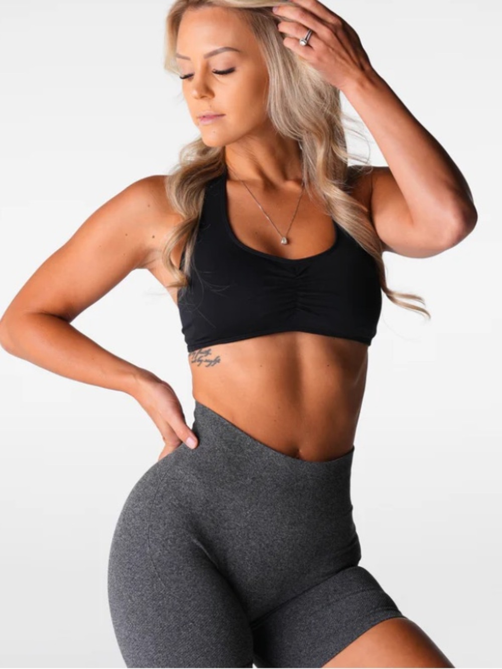 Black Comeback Seamless Halter Bra